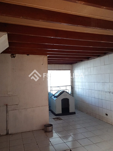 Casa En Venta De 4 Dorm. En Maipú