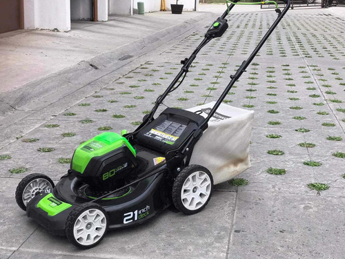 Imagen 2 de 8 de Podadora Greenworks Pro 80v21