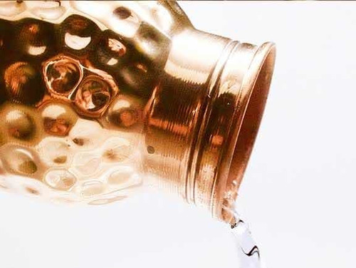 Imagen 3 de 5 de Botella De Cobre 950ml Almacena Agua Beneficios Salud