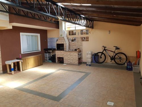 Imagem 3 de 30 de Sobrado A Venda Com 3 Quartos, Sendo Um Suíte - R$480.000,00 - Boqueirão!! - 99863