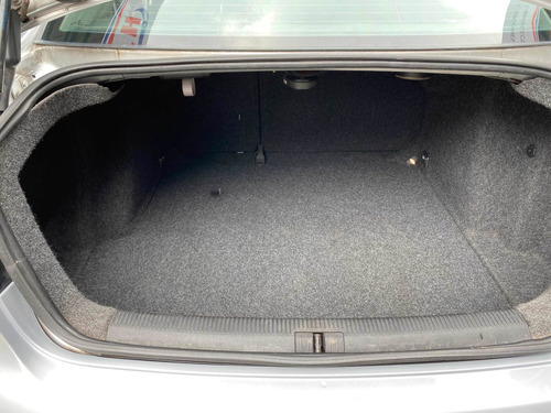 Imagen 9 de 14 de Volkswagen Bora 2006 2.5 Prestige Tiptronic At