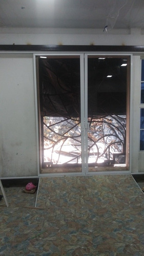 Imagen 2 de 5 de Ventanas Francesas, Puertas Para Baño Y Mucho Más