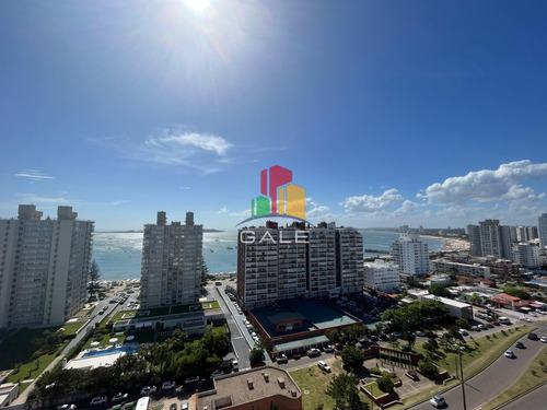 Apartamento De 3 Dormitorios En Torre Imperiale - Punta Del Este. Playa Brava 