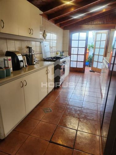 Casa En Venta De 3 Dorm. 2 Pisos En Maipu Metro Las Parcelas