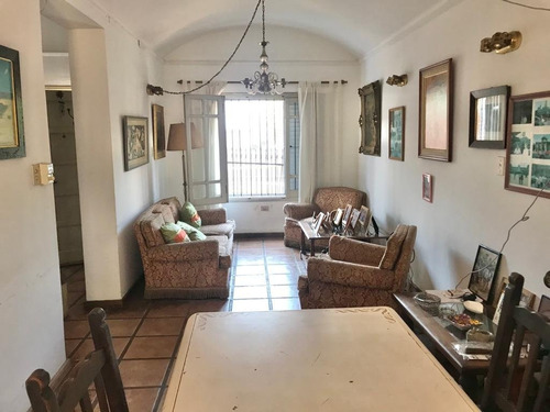 Imagen 3 de 15 de Casa Céntrica Estilo Español