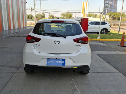 Mazda 2 2024
