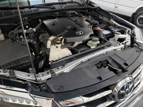 Imagen 12 de 14 de Toyota Sw4 2016 2.8 Srx 177cv 4x4 7as At