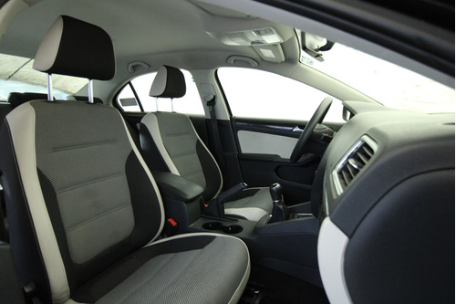 Volkswagen Jetta 2.0 Live Mt