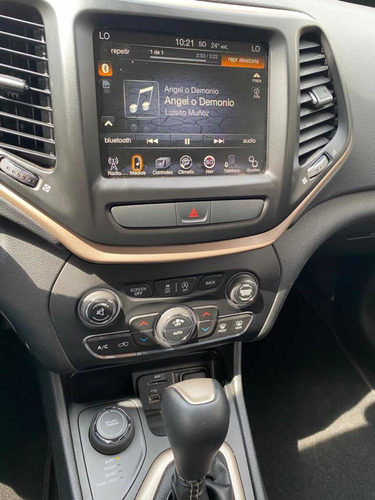 Jeep Cherokee 2015 3.2 Limited