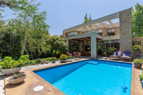 Casa En Condominio De 6 Dorm. San Carlos De Apoquindo