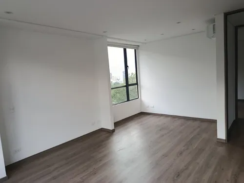 Apartamento En Arriendo Ubicado En El Poblado Sector Los Balsos (27099).