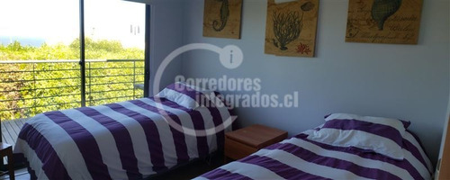 Casa En Venta De 8 Dorm. En Santo Domingo