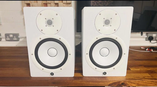 Imagen 3 de 3 de Yamaha Hs8 Studio