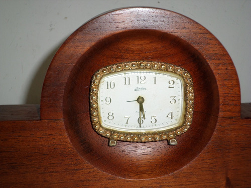 Antiguo Reloj Aleman Linden Montado En Porta Reloj De Madera