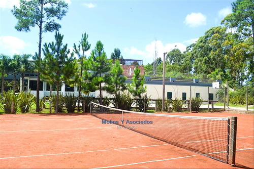 Apartamento De 3 Dormitorios En Haras De Lago