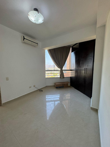Cod: 276063 Apartamento Duplex En Alquiler. Residencias Risbel Garden, Urb. El Bosque, 1200$ Mml Solo Clientes