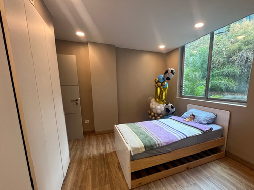 Venta De Lujoso Apartamento En Edificio ¨vista Frontera¨, Lomas De Las Mercedes