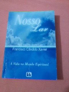 Livro  Nosso Lar. Francisco Cândido Xavier. Ed.feb,352p,2009