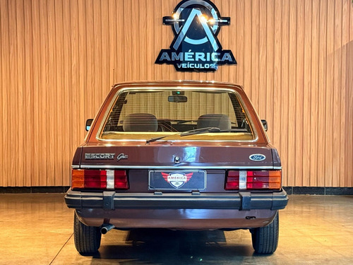Ford Escort 1.6 Ghia 8v Álcool 2p Manual