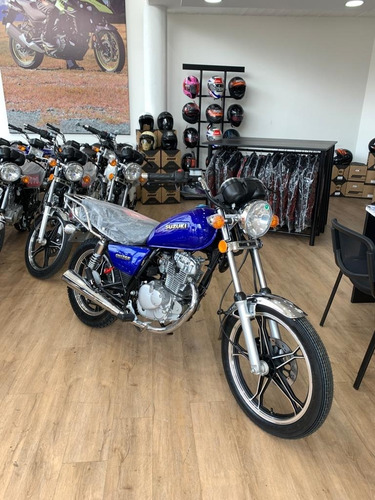 Imagen 6 de 19 de Suzuki Gn 125 Suzuki Velez Sarsfield