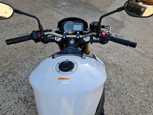 Imagen 11 de 11 de Suzuki Gsr 750