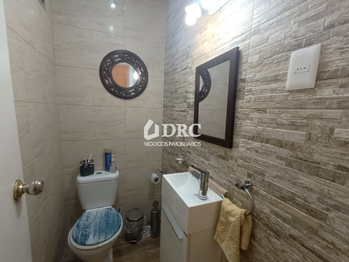 Estupenda Casa En Excelente Ubicación Y Con Muchas Comodidades.
