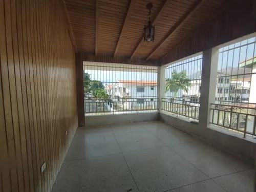 Casa Quinta En Venta Ubicada En Urbanizacion Trigal Norte Valencia. St