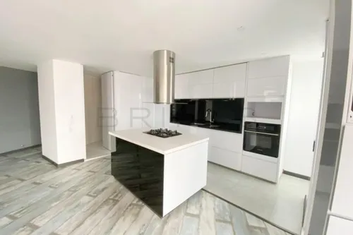 Apartamento En Arriendo En Los Rosales. Cod A3403