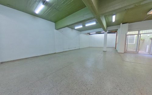 Depósito Oficinas Galpon Edificio Comercial Polo Audiovisual Productoras Tecnología Ideal Pick Up Con Montacargas Todos Medios Locomoción Chacarita 7 Baños Luminoso Alquiler Chacarita