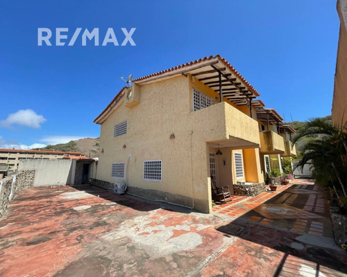 Re/max 2mil Vende Townhouse En Res. Sweet Home I, Urb. Paraíso Ii, Mun. Maneiro, Isla De Margarita, Edo. Nueva Esparta