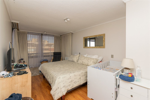 Departamento En Arriendo De 2 Dorm. En Las Condes / Bali Hai