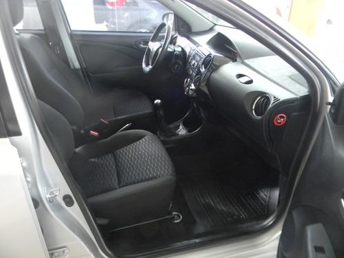 Imagen 18 de 23 de Toyota Etios 1.5 Xls Mt 5 Ptas 90cv 2014!!!! Exelente!!