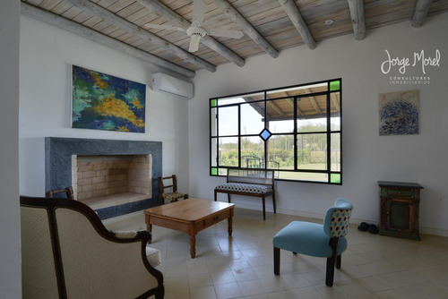 Casa Venta Barrio San Sebastián - Area 10 - 3 Dormitorios - #id 2537