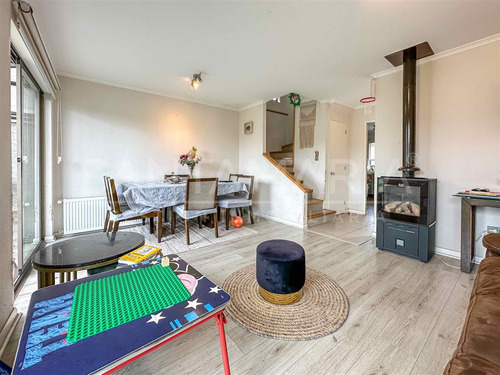 Casa En Venta De 3 Dorm. En Concepción