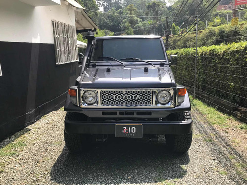 Imagen 3 de 9 de Toyota Fj Cruiser 4.5