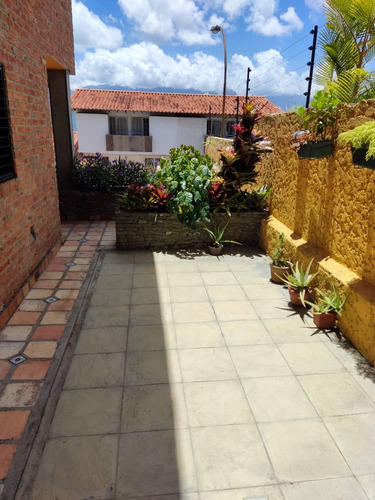 Alto Prado Alquilo Casa 350m2 Calle Cerrada Vista Al Ávila (vhmogo)