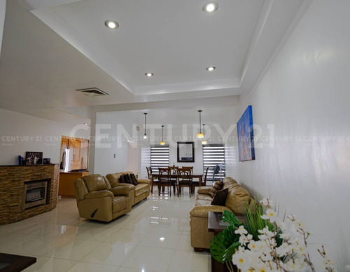 Casa En Venta En Fraccionamiento Monte Vesubio Chihuahua, Chih.