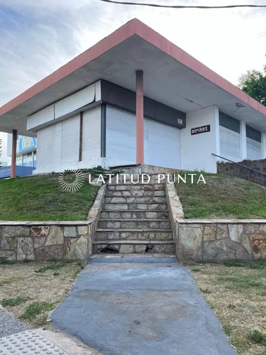 Casa De 3 Dormitorios En Las Delicias