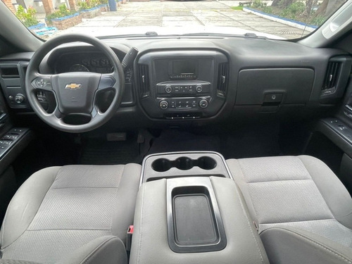 Imagen 11 de 13 de Chevrolet Silverado 2500 Doble Cabina