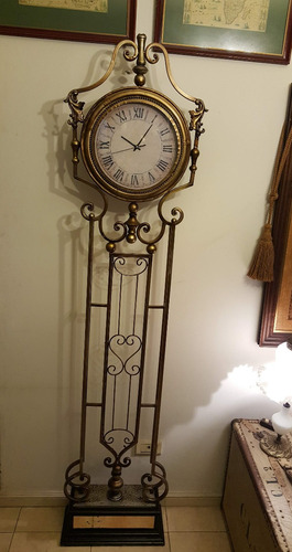 Antiguo Reloj De Pie Estilo Estación Metal Forjado Tallado (Usado)