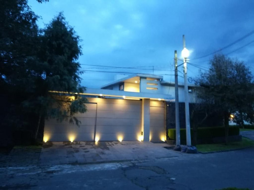 Casa En Venta En Jardines Del Ajusco.