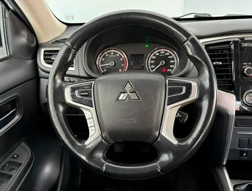 Mitsubishi L200 2.4 GLX 4x2 Mt