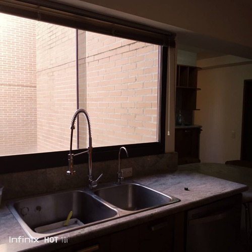 En Venta Lujoso Ph Urb. La Tahona De 420m2 / 4h / 7b / 4p / 1 M
