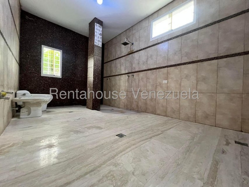 Rent-a-house Vende Bellísima Casa, Pozo De Agua, Urb. El Recreo, La Victoria, Estado Aragua, 25-21531 Gf.