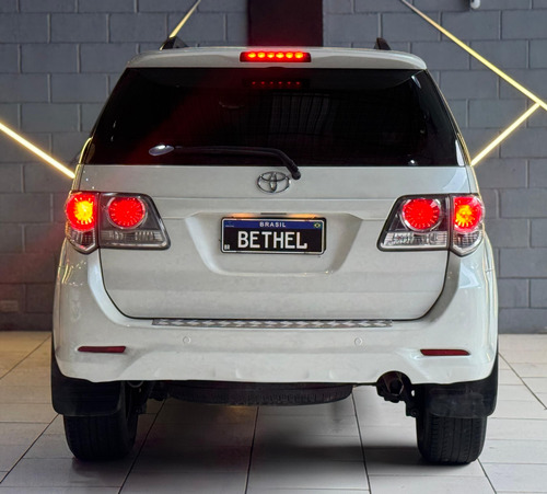 Toyota Hilux 2.7 Std Cab. Dupla 4x4 Flex 4p