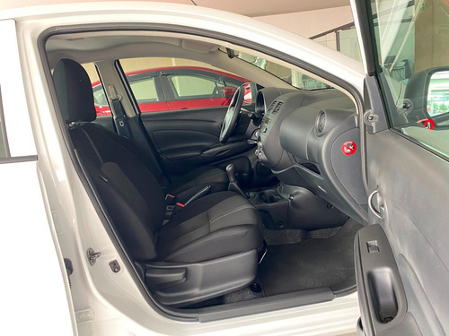 Nissan V-Drive 1.6 Mt A/C Audio