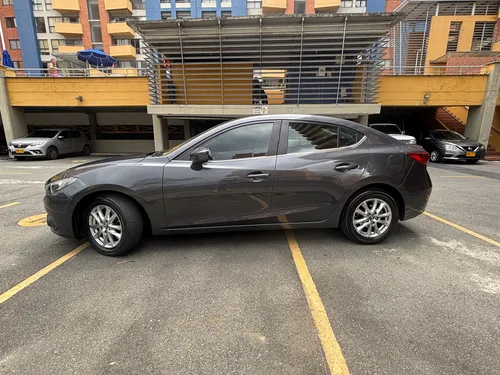 Mazda 3 2.0 Touring Mt