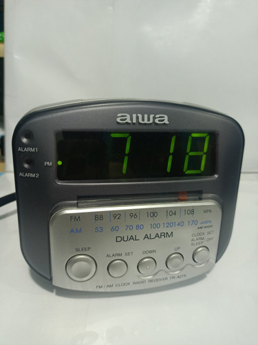 Radio Am/fm Aiwa Antiguo ,despertador,funcional !