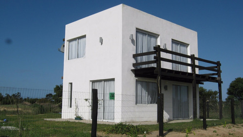 Imagen 2 de 14 de Casa En Puntas Del Diablo Con Piscina