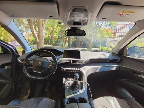 Imagen 13 de 13 de Peugeot 5008 Allure